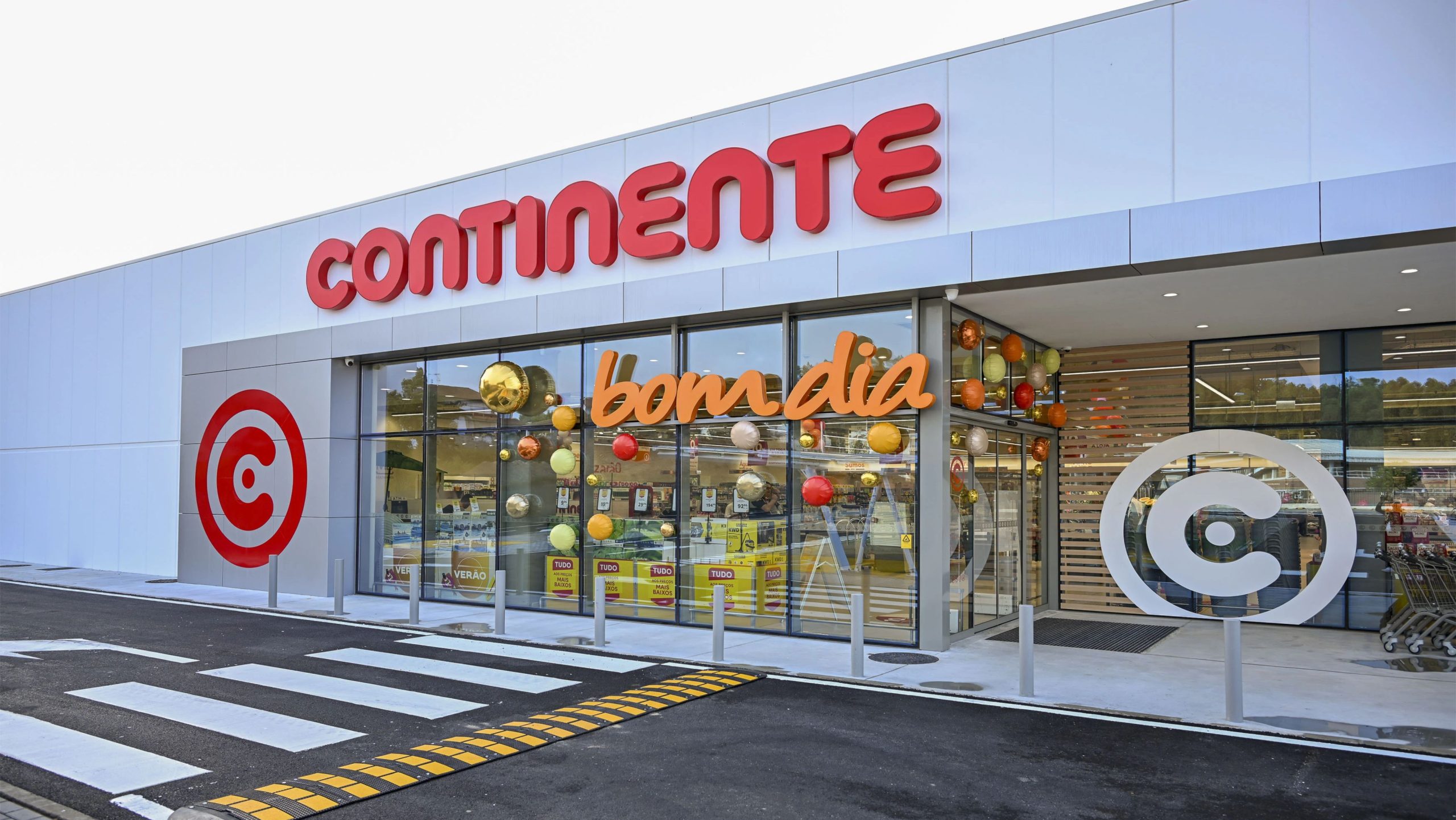Oportunidades de Emprego na Rede Continente: Mais de 87 Vagas em Supermercados da Empresa